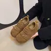 Zapatos de entrenamiento alemanes de suela blanda, puntera ancha, que aumentan la altura, estilo 2026, con cordones, zapatos casuales de otoño, zapatos retro nuevos de suela gruesa para mujer, negros