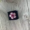 Bufanda Triángulo Original de Bloqueo para Objetos Pequeños jk Poliéster Algodón Bordada Color Sólido Hebilla Accesorios Versátil Persona Perezosa Bufanda Uniforme Gratis