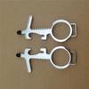 Chaveiro de isolamento direto da fábrica artefato de chaveiro de porta de metal chaveiro de controle anti-contato de vírus de prevenção de epidemia