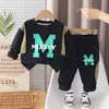 2026 Nuevo Conjunto de Ropa de Otoño para Niños Conjunto de Primavera Otoño para Bebés Sudadera con Letras Manga Larga Conjunto de Dos Piezas Moderno