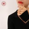 Anillo abierto brillante con diseño único de nuevo estilo europeo y americano, personalidad que combina con todo, anillo de acero inoxidable chapado en oro para el dedo medio, joyería