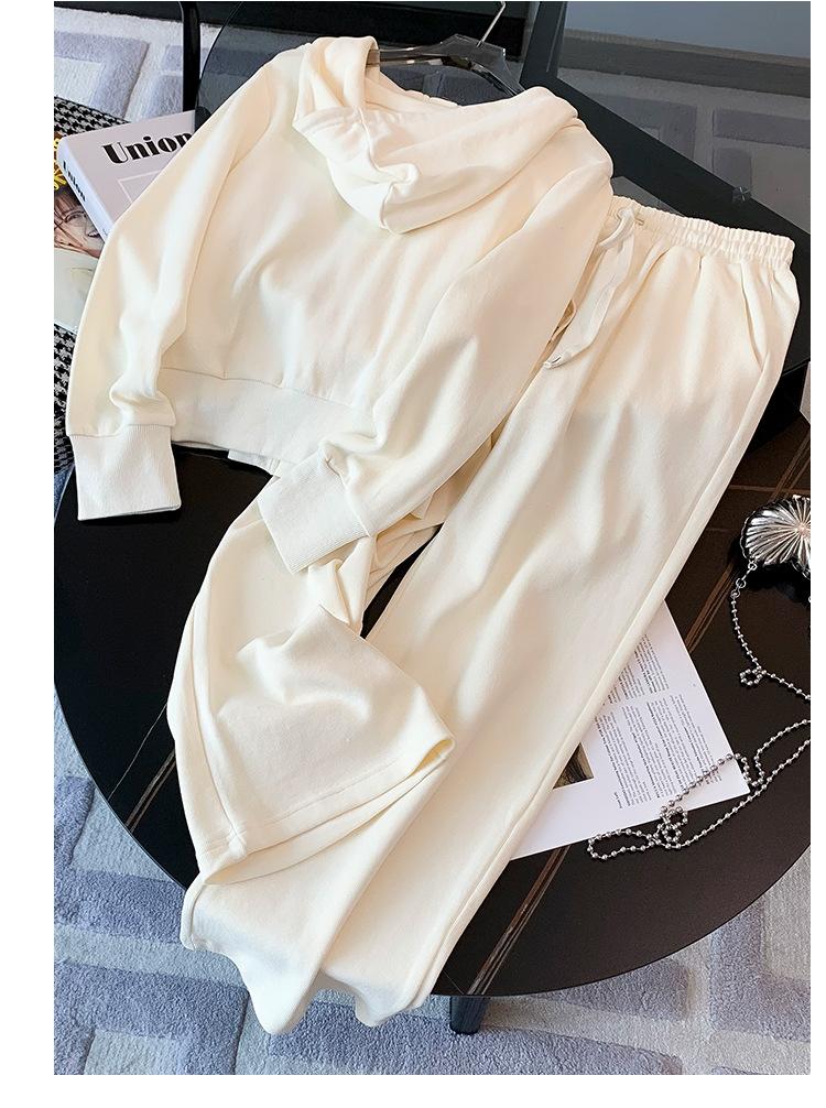 跨境淘货源分销2023秋冬季新款街头潮流减龄小个子爆款欧货网红款运动套装休闲运动气质休闲时尚流行新款秋装秋装女装时尚套装套装女装秋季套装女套装女女士运动服女装两件套套装卫衣套装休闲套装秋季套装女装时尚套装盐系休闲套装女装2023百搭设计感小众洋气欧货阿里国际站跨境采购Cross-border, shopping source, foreign trade, export, distribution 2023 fall, winter, new, street trend, explosive, European goods, network red, sportswear, leisure sports, temperament leisure, fashion popular, new autumn wear, autumn women's wear, fashion suit, women's wear, women's wear, women's wear, women's sportswear, women's two-piece, hoodie suit, casual suit, autumn suit, women's wear, Fashion suit salt department, casual suit women's dress, Ali International Station, cross-border procurement