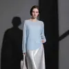 Delicado como una nube con textura tridimensional, tejido de Lyocell, camiseta de cuello redondo, nuevo estilo versátil de verano 2026