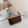 Bolsa de Axila para Mulheres com Design de Carta para Presbiopia, Nova Bolsa Quadrada Pequena Super Popular com Alça de Corrente para Ombro e Mão, Bolsa Transversal de Alto Padrão