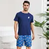 Pijama Casual de Verano para Hombre Transfronterizo, Shorts Camuflados de Manga Corta con Estampado de Letras, Se Pueden Usar Afuera como Ropa de Casa, Venta al por Mayor