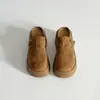 Sapatos femininos Birkenstock de sola grossa retrô, coleção outono/inverno 2026, estilo slip-on com biqueira fechada, perfeitos para usar ao ar livre e projetados para te deixar mais jovem
