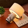 Lámpara de mesa estilo wabi-sabi con pantalla de escamas de concha natural lámpara de escritorio estilo vintage B&B dormitorio muebles suaves lámpara de escritorio conexión de paisaje de hierro otro