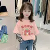 G2420 # Camiseta de Manga Larga para Niña Estilo Nuevo Primavera y Otoño 2025 Top Infantil de Cuello Redondo Estampado Algodón Puro Falso Dos Piezas Capa Base
