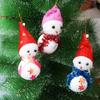 Colgante de decoración navideña bufanda de lana muñeco de nieve accesorios para árbol de Navidad muñeco de nieve de espuma sombrero rojo sombrero de polvo muñeco de nieve