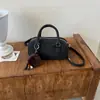 Diseño de nicho estilo francés, bolso de mano pequeño para mujer, nueva colección de otoño, acabado mate retro, bolso cruzado versátil, bolso de hombro moderno