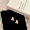 Pendientes Minimalistas y Únicos de Plisado Ondulado para Mujer, Nuevo Modelo 2026, Pendientes Minimalistas Retro Versátiles de Nicho de Gama Alta