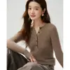 Nuevo Suéter de Cachemira para Mujer Otoño e Invierno Cuello Redondo Canalé con Hebilla Ajustado Capa Base de Punto de Manga Larga Versátil Elegante