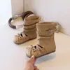 Fivela de Cinto Aumentadora de Altura Feminina Verão 2026 Plataforma Oca Novo Estilo Botas Longas Sandálias com Laço Sapatos de Ballet Botas
