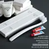 Una Variedad de Cepillos de Dientes Desechables de Gama Media a Alta para Uso Doméstico, Casas de Huéspedes y Hoteles; Set Dos en Uno de Cepillo de Dientes y Pasta Dental para Uso en Hotel