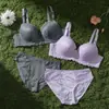 Conjunto de lencería de encaje con aros, diseñado para prevenir la flacidez, proporcionar modelado y ofrecer un ajuste cómodo y transpirable