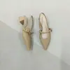 Sandalias de mujer de moda y sencillas, nuevas sandalias europeas y americanas de punta cerrada para primavera/verano con una sola tira y tacón grueso, zapatos de moda