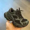 Sapatos Infantis Qqo 2025 Outono e Inverno Novos Retro Tendência Marca Grampeador Tênis Cor Desgastada Meninos e Meninas Sapatos de Pai