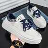Zapatillas para Hombre 2026 Nuevas de Primavera Ligeras Casuales para Adolescentes Retro Versátiles Deportivas Transpirables Tendencia Calzado