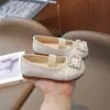 Zapatos de Salón Individuales para Niñas Estilo Nuevo Primavera y Otoño 2025 Zapatos de Cuero Pequeños Suaves para Niños sin Cordones Estilo Coreano Zapatos de Princesa para Niños Medianos y Grandes Modernos