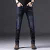 Pantalones vaqueros cigarette de corte slim de alta gama para hombre, azul-negro primavera 2026 nueva marca de moda elásticos otoño nuevos pantalones para hombre