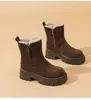 Botas de Neve Femininas 2026 Novo Estilo Outono e Inverno Fashion Versátil Curtas Retrô Pelúcia Grossa Quente Salto Grosso Botas de Algodão