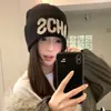 Gorro de Punto Estilo Coreano con Letra para Mujer en Invierno, Circunferencia de Cabeza Grande, Gorro Cálido con Protección para los Oídos, Gorro Pequeño que Muestra la Cara, Gorro de Lana Amarillo