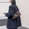 Bolsa feminina simples, novo modelo 2026, grande capacidade, adequada para o trabalho e uso casual, estilo vintage, bolsa de ombro para o dia a dia com um design de qualidade