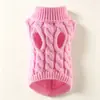 Novo suéter de tricô para cachorro de estimação transfronteiriço, colete de tricô trançado, roupas quentes e fofas para outono e inverno, vestuário de lã em várias cores