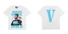 2026 Wang Yibo e Edison Chen Mesmo Estilo Camiseta de Manga Curta com Letra em V, Unissex Vlone Solta Casual Camiseta de Casal Atacado