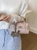 Bolso Boston Retro de Alta Gama Transfronterizo para Mujer 2026 Nuevo Bolso de Mano de Moda Bolso de Hombro Bolso Cruzado Simple para Viajes
