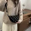 Bolso de Hombro y Axila para Commuter con Diseño de Nicho Nuevo Estilo 2026 Personalizado Casual Estilo Europeo y Americano Retro Coreano Bolso Silla de Montar