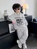 Conjunto de Sudadera para Niños Primavera y Otoño, Conjunto Deportivo Elegante de Dos Piezas para Niños Estilo Coreano, Ropa Fresca para Niños Pequeños, Comercio Exterior