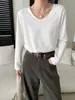 Cisnann Otoño Nueva Colección Práctica Básica Versátil Ajuste Delgado Camiseta con Cuello en V en Forma de Corazón SN9329