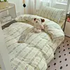 Juego de tres piezas para dormitorio estudiantil de kapok con sensación de nube Clase A, juego de cuatro piezas ligero y claro, sábana estampada, funda de edredón, sábana bajera ajustable juego de tres piezas