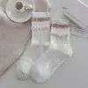 Calcetines rosas lindos para mujer, calcetines de media pantorrilla, estilo juvenil, sin costuras, algodón, corazón de dibujos animados, personalidad de video, calcetines largos para primavera y otoño