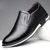 Sapatos Casuais Masculinos de Tamanho Grande Transfronteiriços Novos Sapatos de Couro Britânicos com Recortes Pretos Baixos Sapatos Pequenos de Couro Tamanhos 39-47