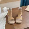 Sandálias Romanas para Meninas Verão 2026 Novas Sandálias Retrô Vazadas para Crianças Sandálias Abertas na Ponta Sapatos de Praia para Exterior para Meninas