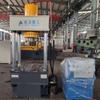 Prensa hidráulica de dos vigas y cuatro columnas pequeña para moldear por prensado de placas de empalme de espuma de plástico para industria pesada de 150 toneladas