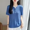 Nova Camisa Base T-shirt Tricotada de Manga Curta Feminina Cor Sólida Tencel Linho Bainha Dobrada Decote V de Alta Costura Pronta para Vestir Primavera/Verão 2026