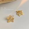 Pendientes de Hoja de Arce de Lujo Ligero de Gama Alta para Mujer Diseño de Nicho Pendientes con Microincrustaciones de Circonita Pendientes de Diseño Original Chapados en Oro de 18 Quilates