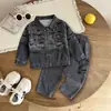 Otoño 2026 nuevo traje para niño, gradiente, mezclilla sintética, chaqueta retro con estampado de letras para niños y conjunto de dos piezas de pantalones