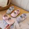 Zapatos de Malla para Bebés y Niñas Pequeñas 2026 Primavera/Verano Nueva Versión Coreana Diseño de Gato 0-3 Años Zapatos Suaves para Niñas Pequeñas