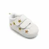 Zapatos antideslizantes con suela de goma y estrella de amor para niños pequeños, zapatos de suela suave para bebés, zapatos de paso con velcro para hombres y mujeres, una generación de cabello