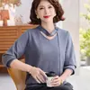 Elegante capa base de otoño para mujer, elegante y sofisticada, moderno suéter fino de punto con cintas fluidas, adecuado para mujeres de mediana edad y mayores