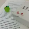 Conjunto de Brincos de Maçã Fofa Pequena Nicho Desenho Animado Doce Coração de Menina Versátil Design Geométrico Brincos para Estudante e Comutador
