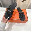 Chanclas de Piel de Oveja con Hebilla Metálica para Mujer 2026 Nuevo Estilo Sandalias de Cuero Genuino para Exteriores Chanclas para Vacaciones en la Playa