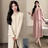 Ropa de maternidad otoño e invierno nuevo estilo conjunto de dos piezas de punto cárdigan chaleco vestido volantes color arroz dos colores cobertura de barriga ajuste ceñido para salir