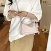 Exquisita Bolsa de Lunares de Nicho Súper Popular para Mujer Estilo Nuevo 2026 Moda Versátil Bolso Cruzado Pequeño Bolso de Mano para Salir Bolso Almohada