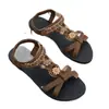 Sandálias Romanas Femininas de Verão 2025 Novo Estilo Sandálias de Tira Única com Fivela Tamanho Grande para Uso Externo Sandálias Peep-Toe