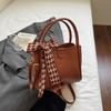 Bolso Cruzado de Moda de Diseño de Nicho para Comercio Exterior Transfronterizo Bolso de Hombro Versátil para Mujer Bolso de Mano Sencillo Bolso Cubo de Gama Alta